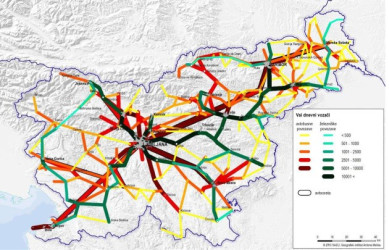 (Humano)geografski klepet in 2. javni posvet projekta Celostni pristop k razvoju ob prometnih koridorjih in vozliščih