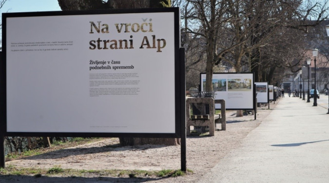 Razstava Na vroči strani Alp na Krakovskem nasipu v Ljubljani