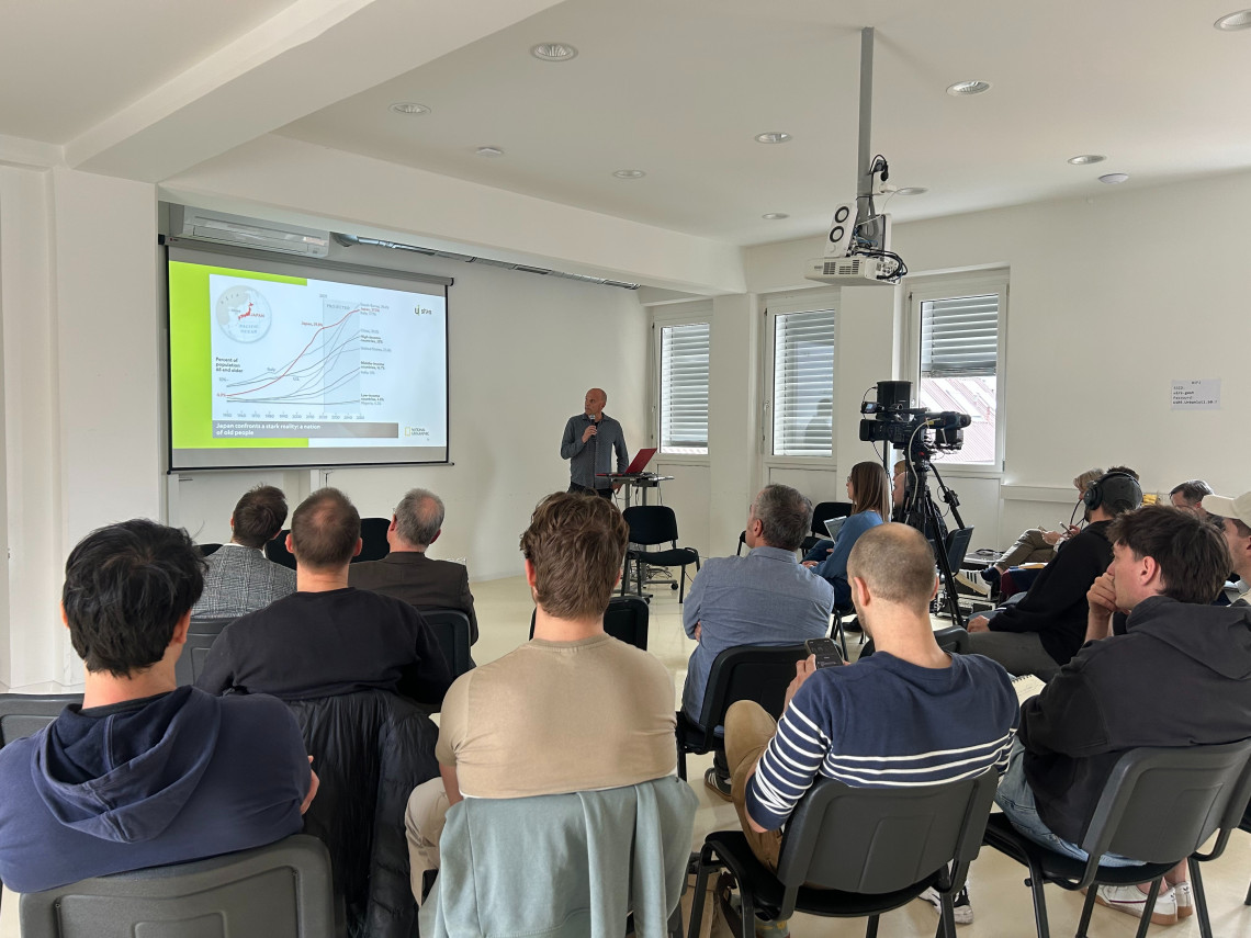 Kako do boljših regionalnih železniških povezav brez milijardnih investicij?