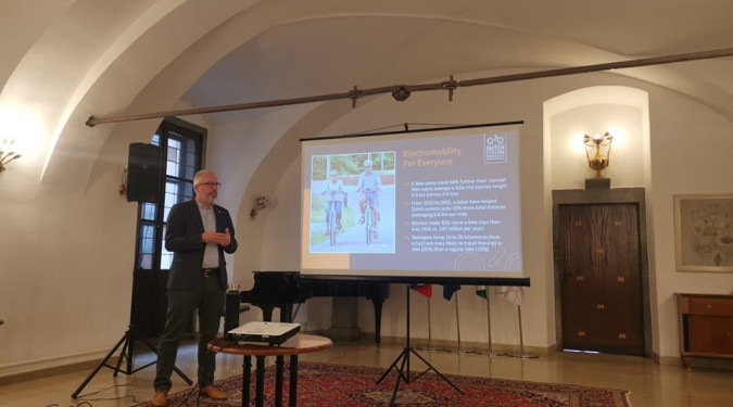 Strokovni posvet na temo načrtovanja in umeščanja kolesarskih povezav v Ljubljanski urbani regiji