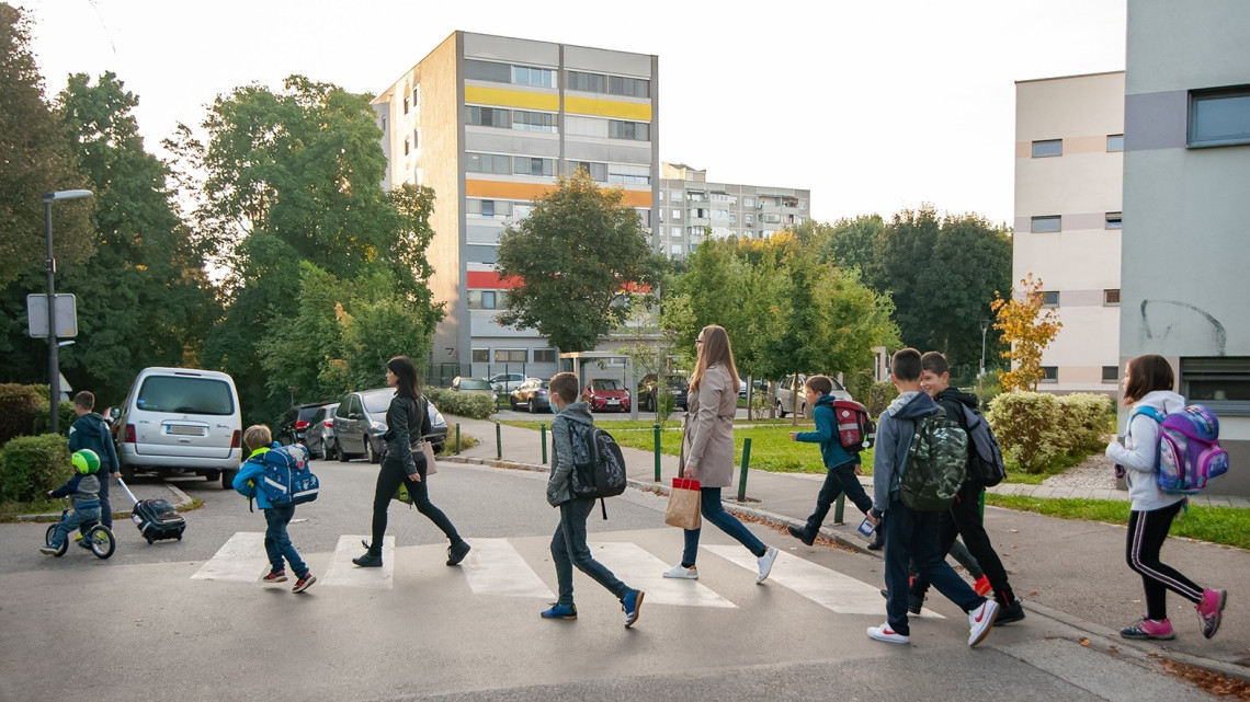 Gremo v šolo s Pešbusom ali Bicivlakom