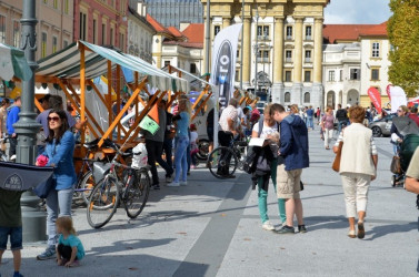 Okrogla miza: Naveličani zastojev? Pa saj se da tudi s kolesom!