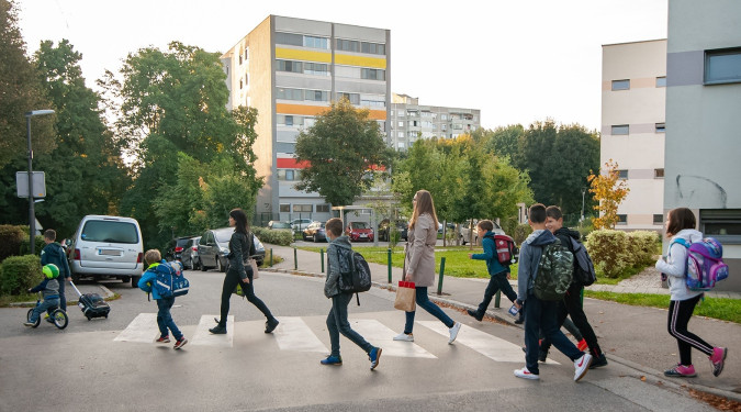 Gremo v šolo s Pešbusom ali Bicivlakom